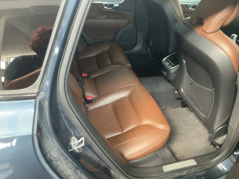 Volvo V90 Cross Country 2.0 D5 Pro AWD 2019 – снимка 19