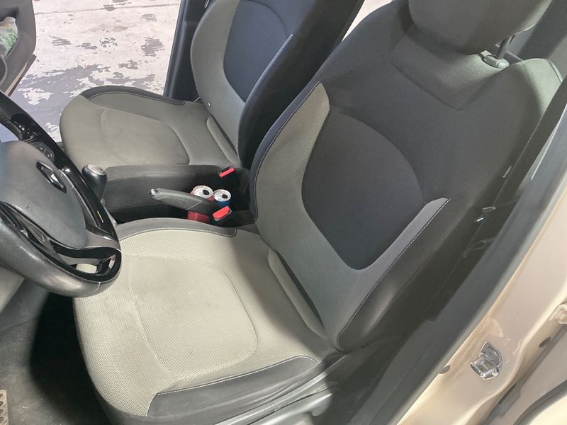 Renault Captur 1.5 dCi Business 2016 – снимка 28