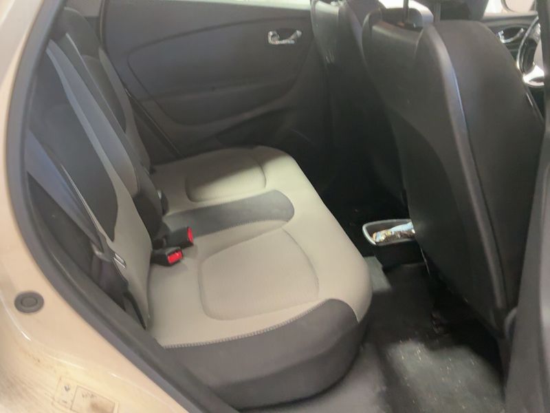 Renault Captur 1.5 dCi Business 2016 – снимка 19