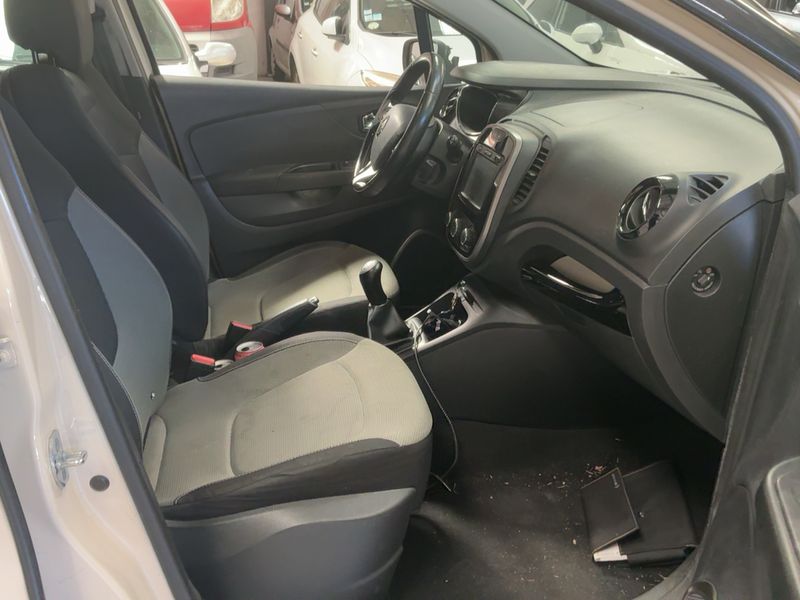Renault Captur 1.5 dCi Business 2016 – снимка 16