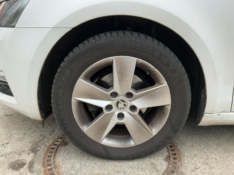 Skoda Octavia 1.6 TDI Ambition 2019 – снимка 3