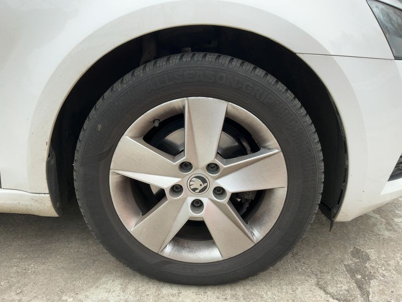 Skoda Octavia 1.6 TDI Ambition 2019 – снимка 11