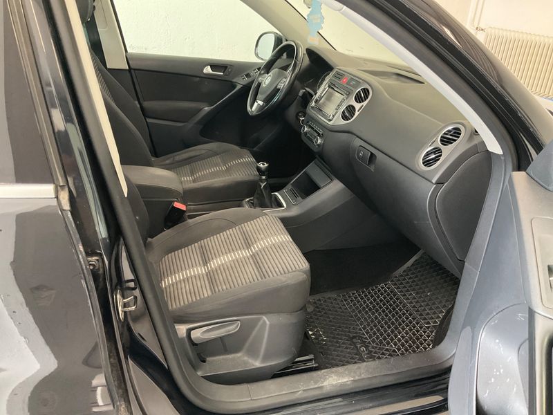 Volkswagen Tiguan 1.4 TSI Sport & Style 4Motion 2010 – снимка 3