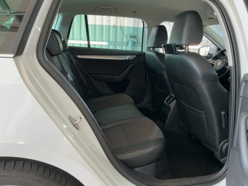 Skoda Octavia 2.0 TDI Elegance 2014 – снимка 20