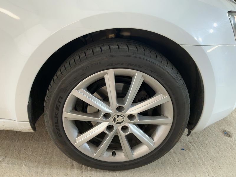 Skoda Octavia 2.0 TDI Elegance 2014 – снимка 11