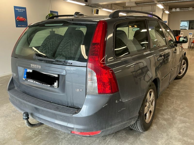 Volvo V50 1.8 F Kinetic 2008 – снимка 2