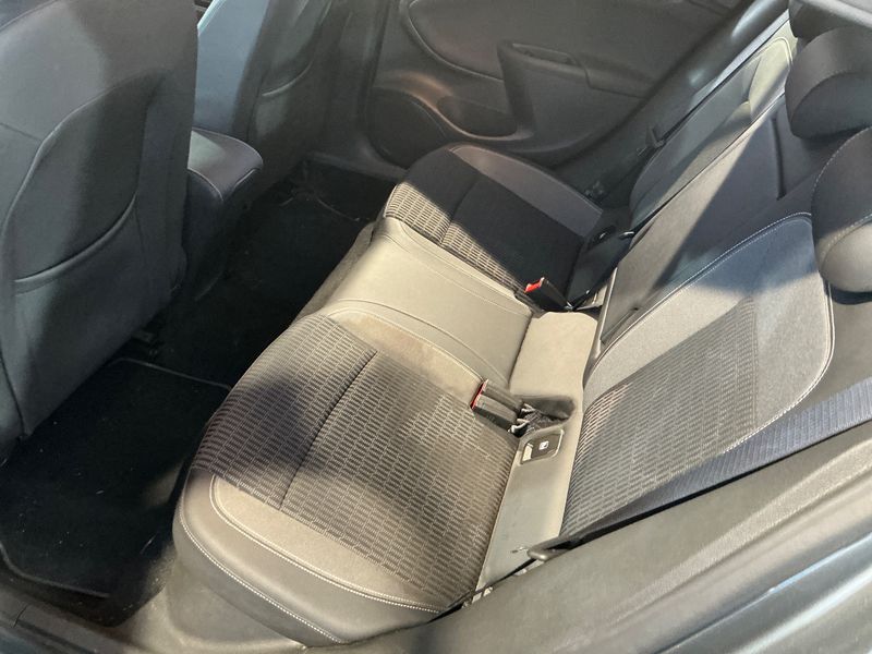 Opel Astra 1.2 Turbo Business Start/Stop 2020 – снимка 29