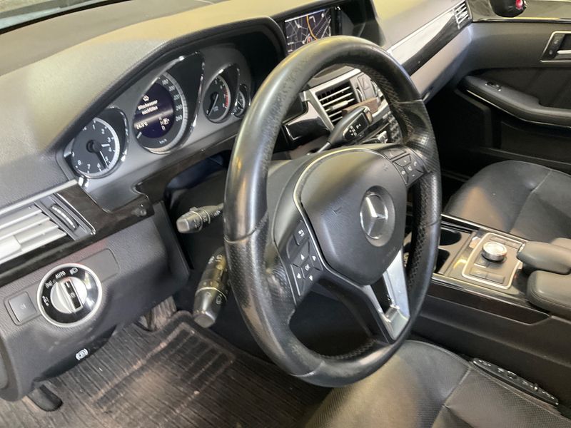 Mercedes-Benz E-Klasse E 500 CGI T BlueEfficiency 4Matic Avantgarde 2012 – снимка 28