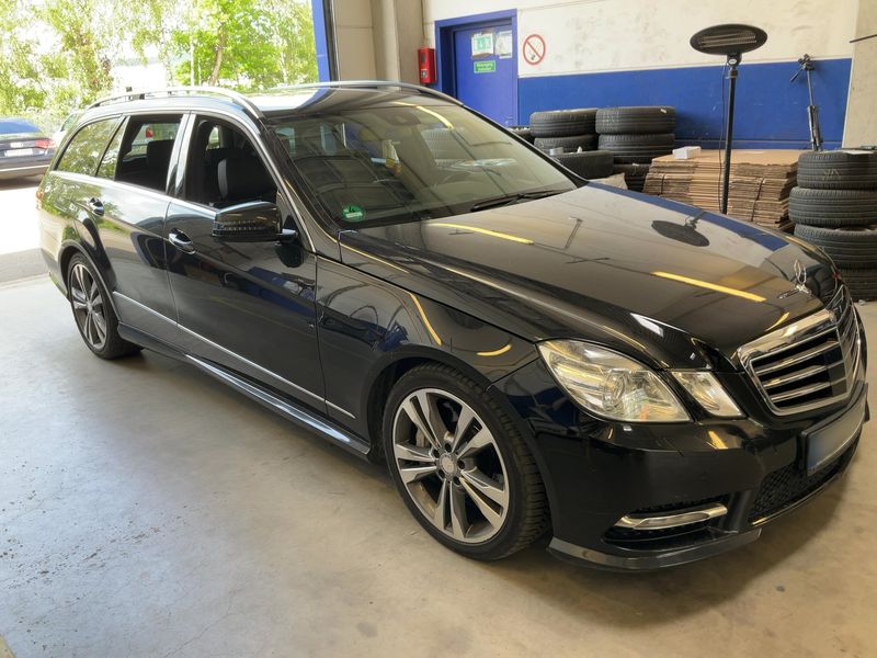 Mercedes-Benz E-Klasse E 500 CGI T BlueEfficiency 4Matic Avantgarde 2012 – снимка 12
