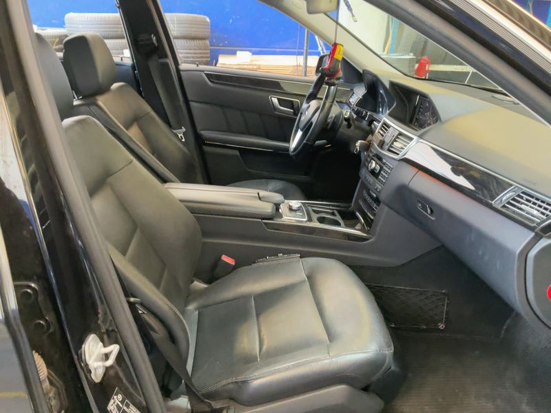 Mercedes-Benz E-Klasse E 500 CGI T BlueEfficiency 4Matic Avantgarde 2012 – снимка 16
