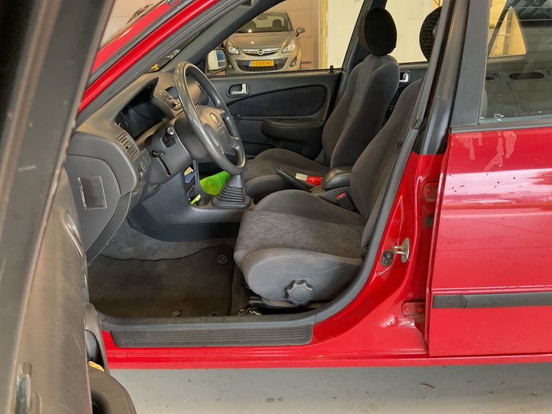 Toyota Corolla 1.6 Sol 2001 – снимка 3