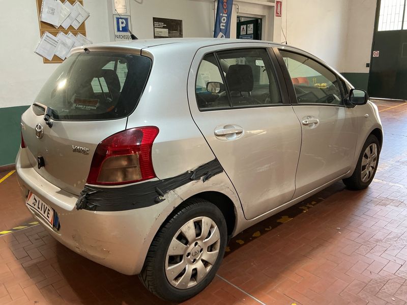 Toyota Yaris 1.0 VVT-i 2007 – снимка 2