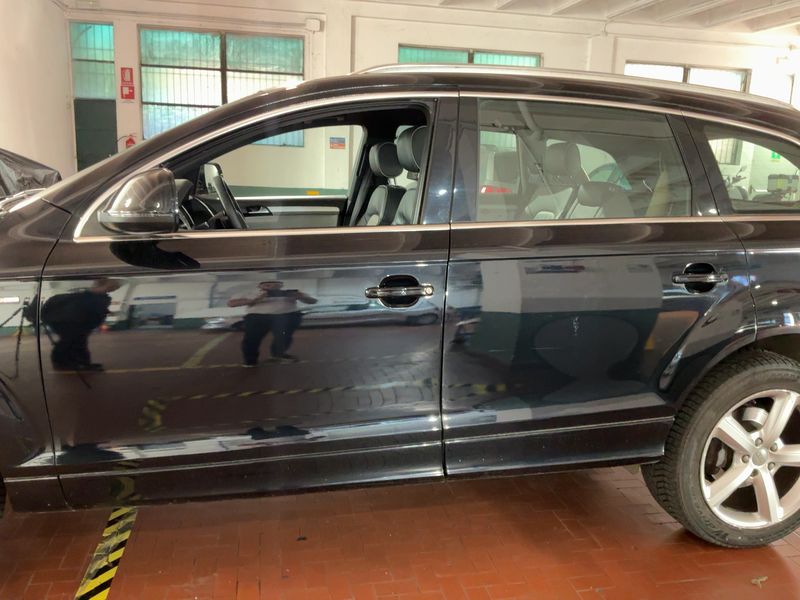 Audi Q7 3.0 V6 TDI quattro 2012 – снимка 4
