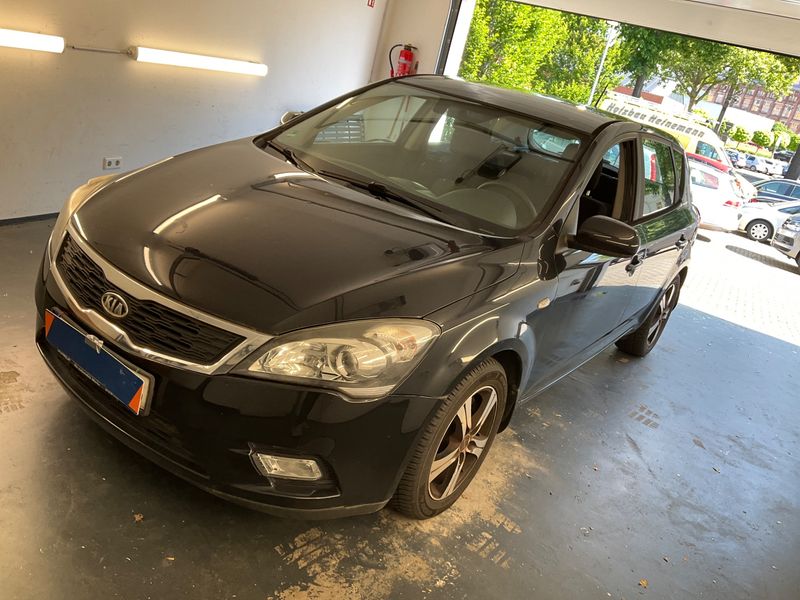 Kia cee'd 1.4 Attract 2010 – снимка 1