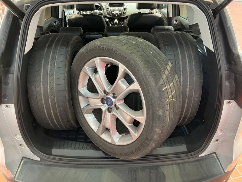 Ford Kuga 2.0 TDCi Titanium 2014 – снимка 15
