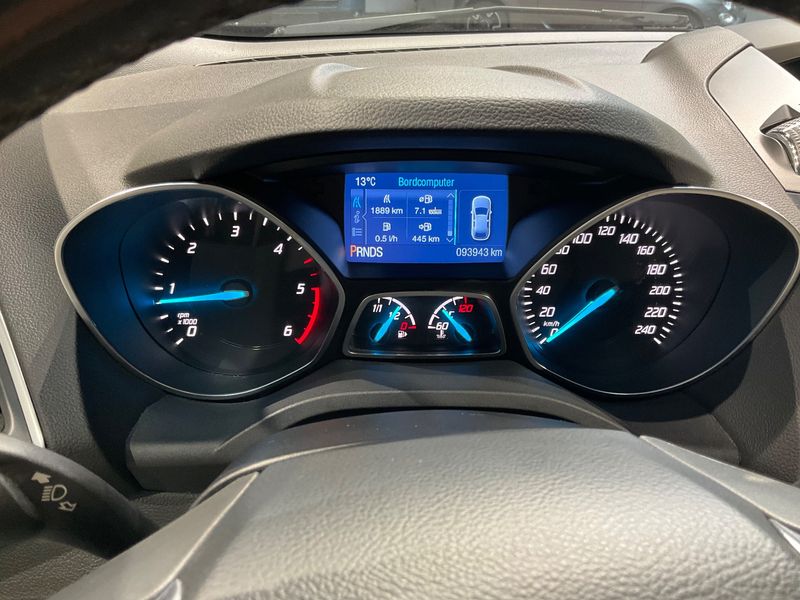 Ford Kuga 2.0 TDCi Titanium 2014 – снимка 19