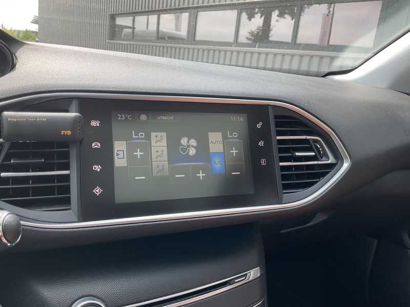 Peugeot 308 1.6 Blue-HDi Access Business 2015 – снимка на щета