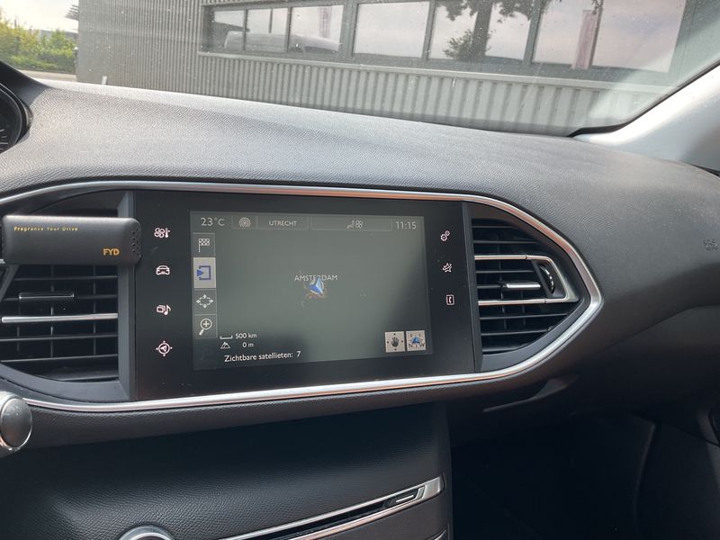 Peugeot 308 1.6 Blue-HDi Access Business 2015 – снимка на щета