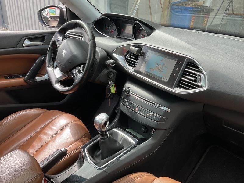 Peugeot 308 1.6 Blue-HDi Access Business 2015 – снимка на щета