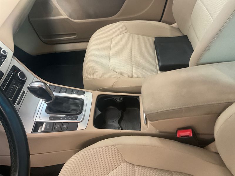 Volkswagen Passat 2.0 TDI Comfortline BlueMotion Tech 2011 – снимка 33