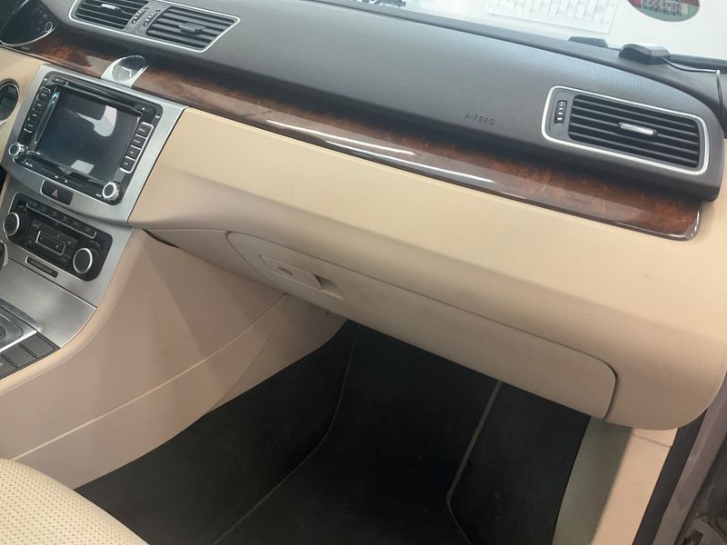 Volkswagen Passat 2.0 TDI Comfortline BlueMotion Tech 2011 – снимка 35