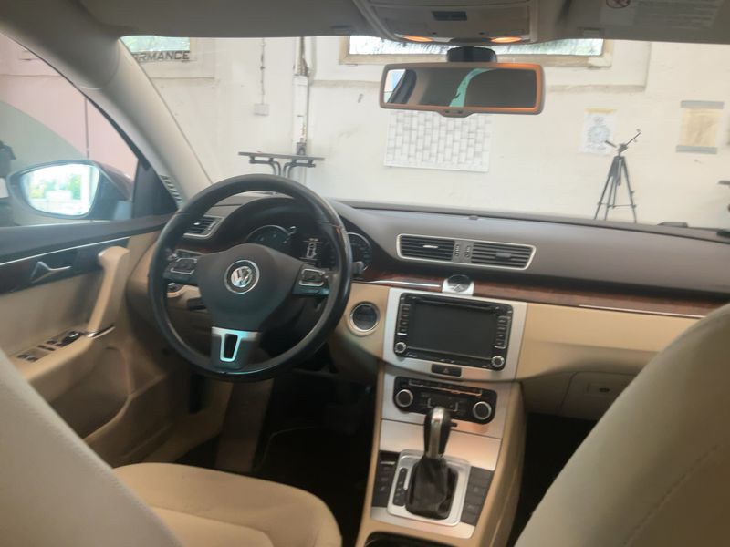 Volkswagen Passat 2.0 TDI Comfortline BlueMotion Tech 2011 – снимка 12