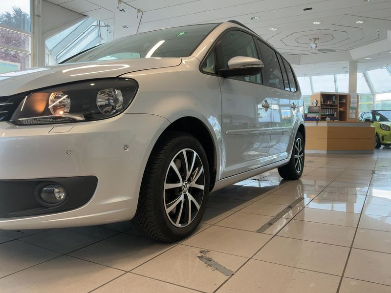 Volkswagen Touran 2.0 TDI Comfortline 2014 – снимка 2