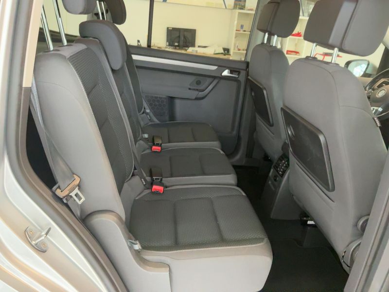 Volkswagen Touran 2.0 TDI Comfortline 2014 – снимка 19