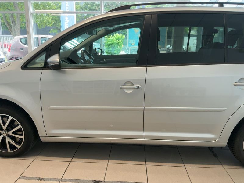 Volkswagen Touran 2.0 TDI Comfortline 2014 – снимка 4