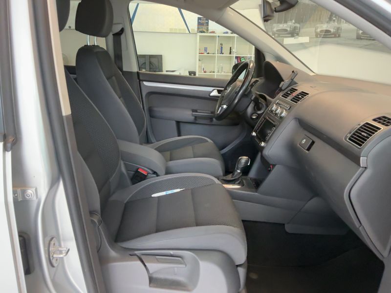 Volkswagen Touran 2.0 TDI Comfortline 2014 – снимка 16
