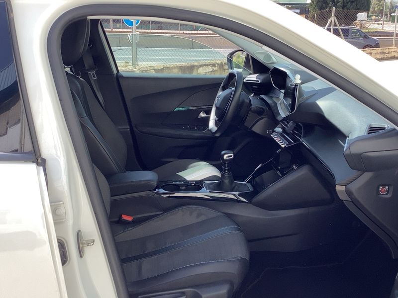 Peugeot 2008 1.5 Blue-HDi Allure Pack 2021 – снимка 16