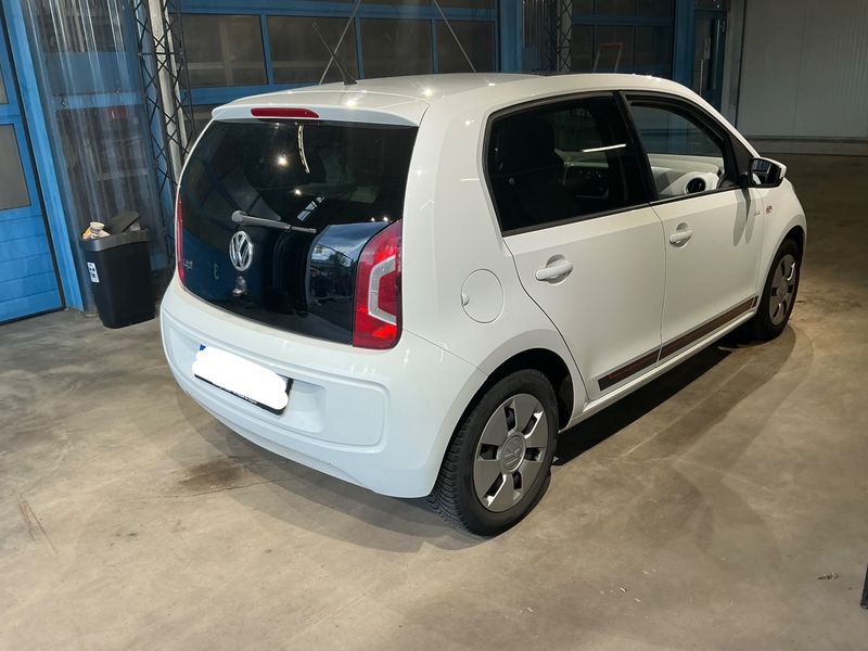 Volkswagen up! 1.0 Club up! 2015 – снимка 2