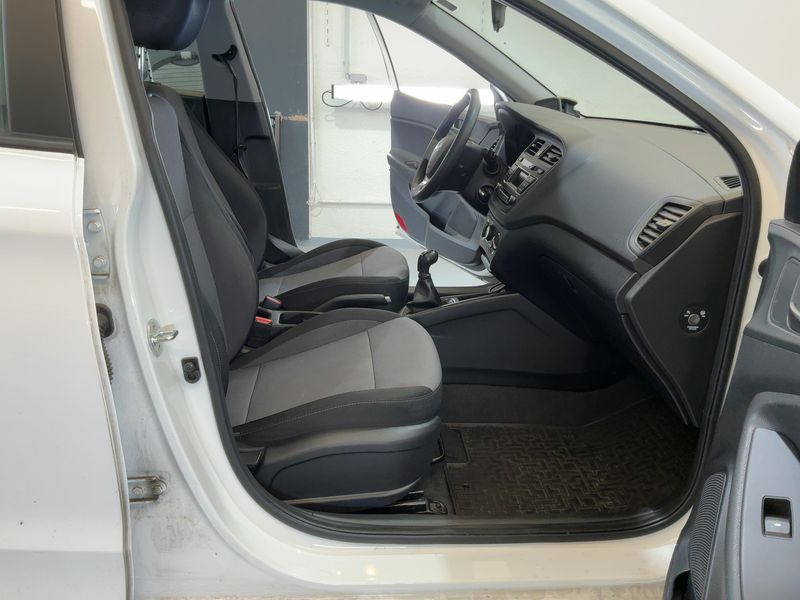 Hyundai i20 1.2 Life 2017 – снимка 17