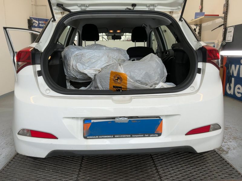 Hyundai i20 1.2 Life 2017 – снимка 16