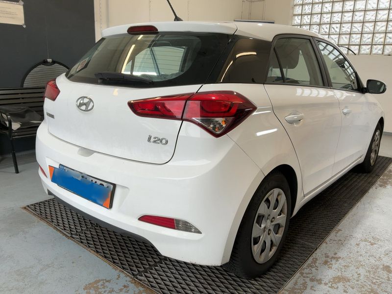 Hyundai i20 1.2 Life 2017 – снимка 8