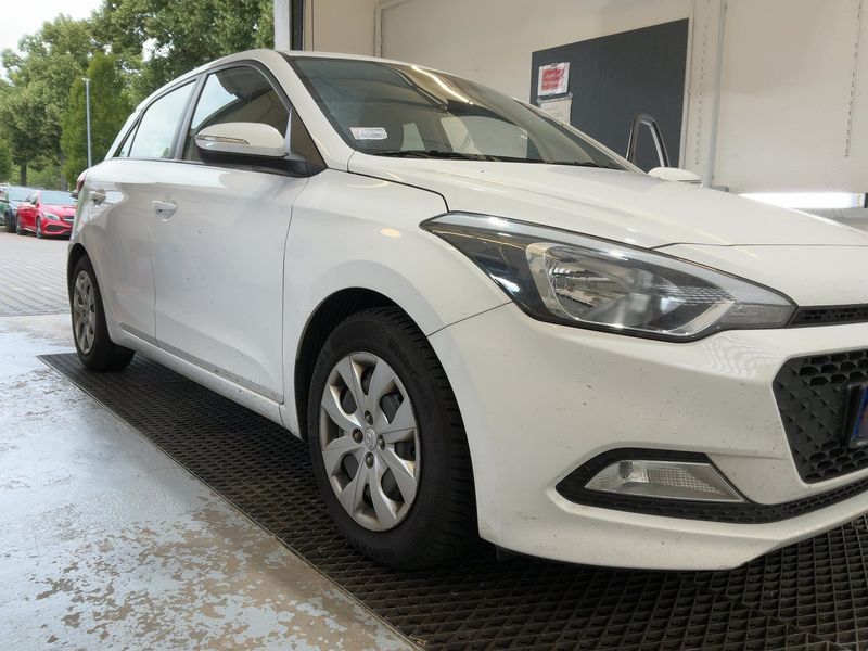 Hyundai i20 1.2 Life 2017 – снимка 12