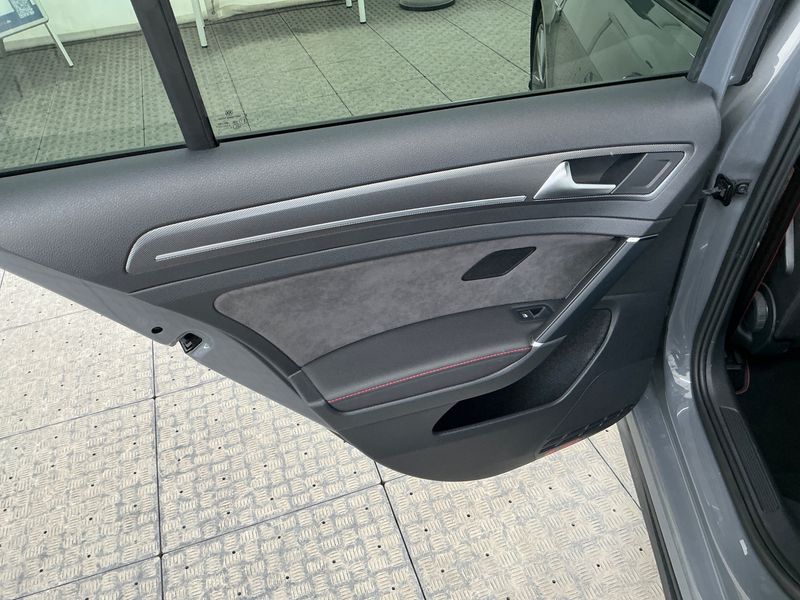 Volkswagen Golf VII 2.0 TSI GTI TCR 2019 – снимка 27