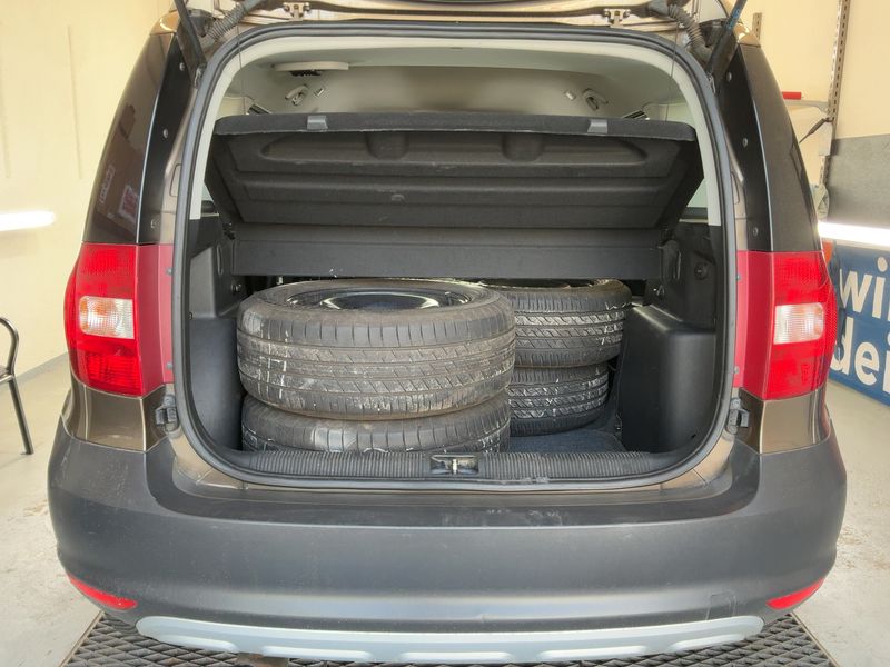 Skoda Yeti 1.2 TSI 2011 – снимка 15