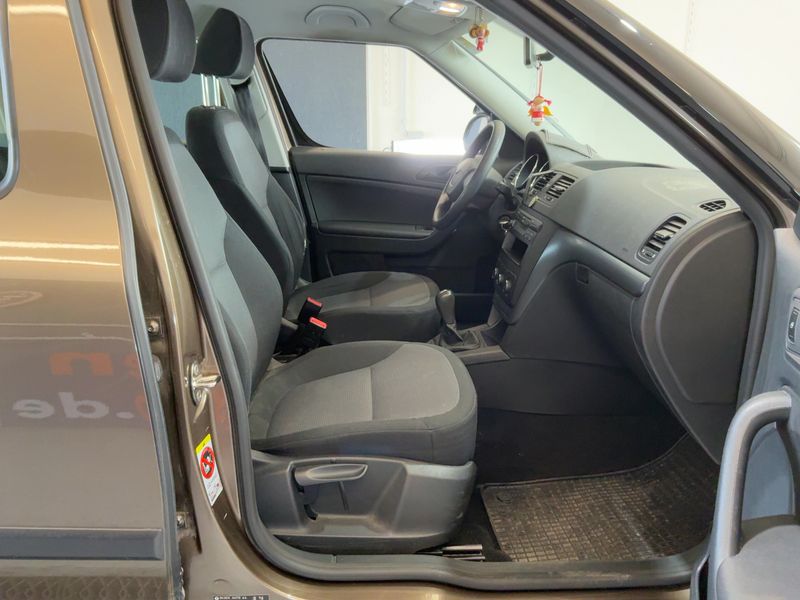Skoda Yeti 1.2 TSI 2011 – снимка 16