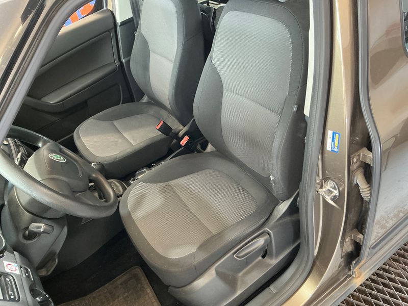 Skoda Yeti 1.2 TSI 2011 – снимка 47