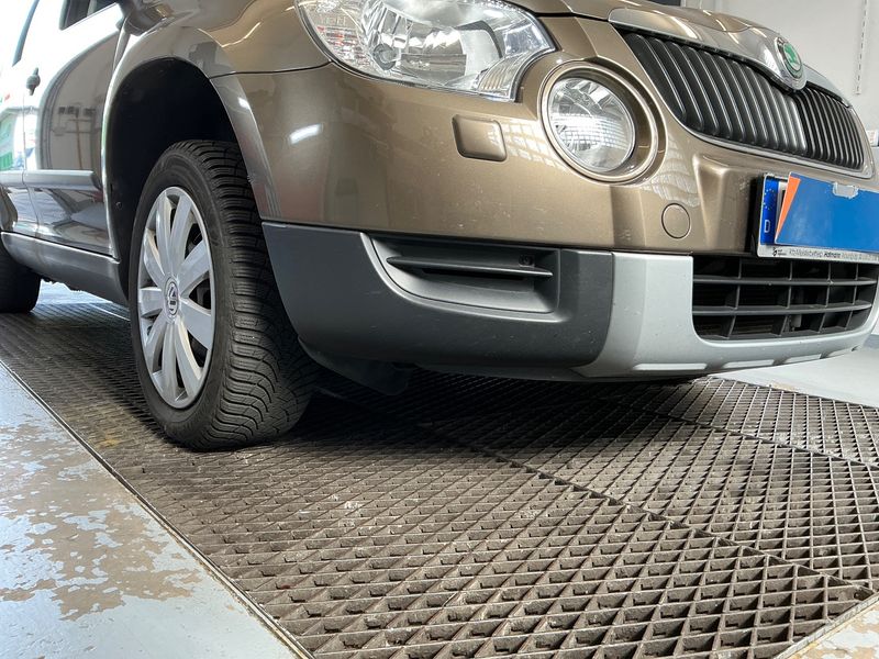 Skoda Yeti 1.2 TSI 2011 – снимка 63