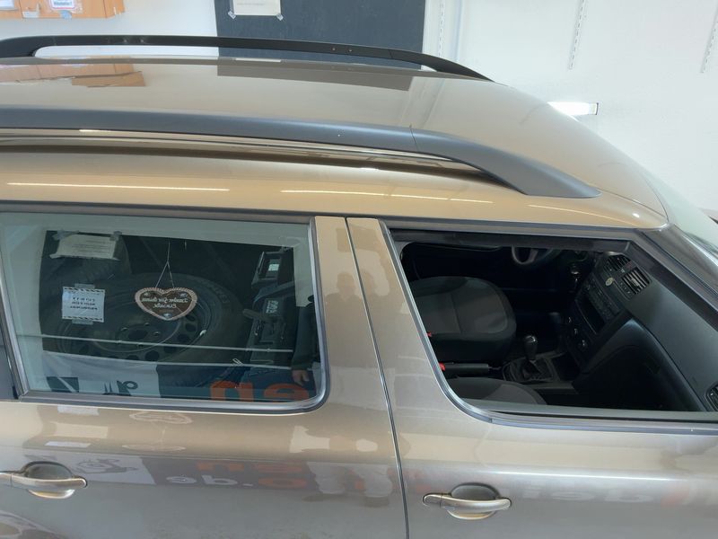 Skoda Yeti 1.2 TSI 2011 – снимка 13