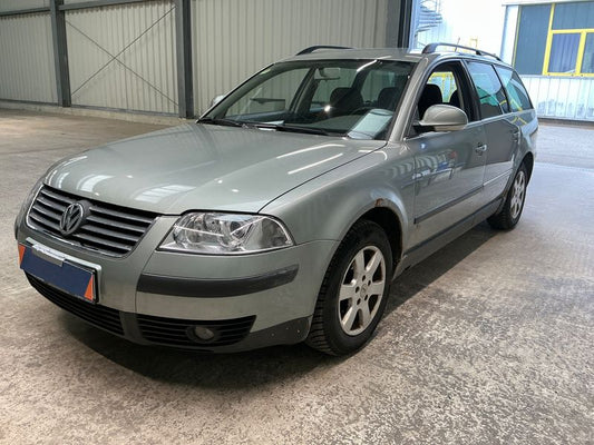 Volkswagen Passat 1.9 TDI 2004 – снимка 1