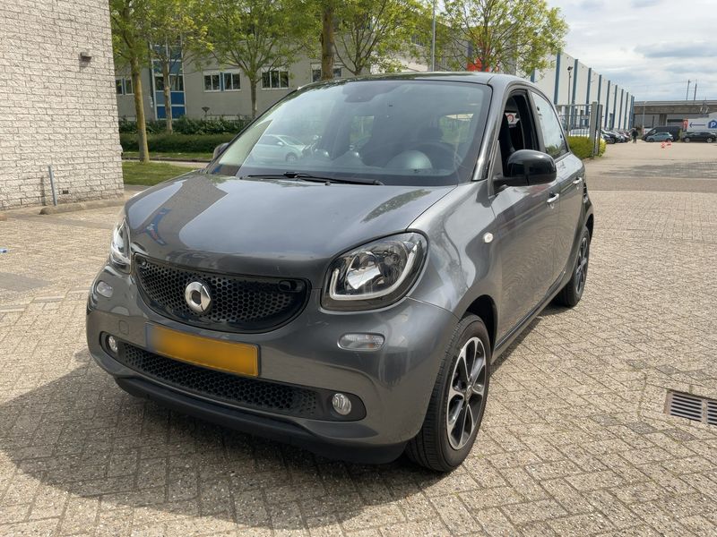 Smart forfour 1.0 Basis passion 2015 – снимка 1