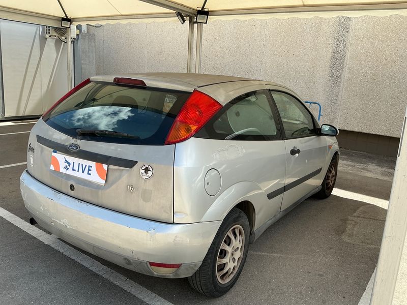 Ford Focus 1.6 Trend 2000 – снимка 2