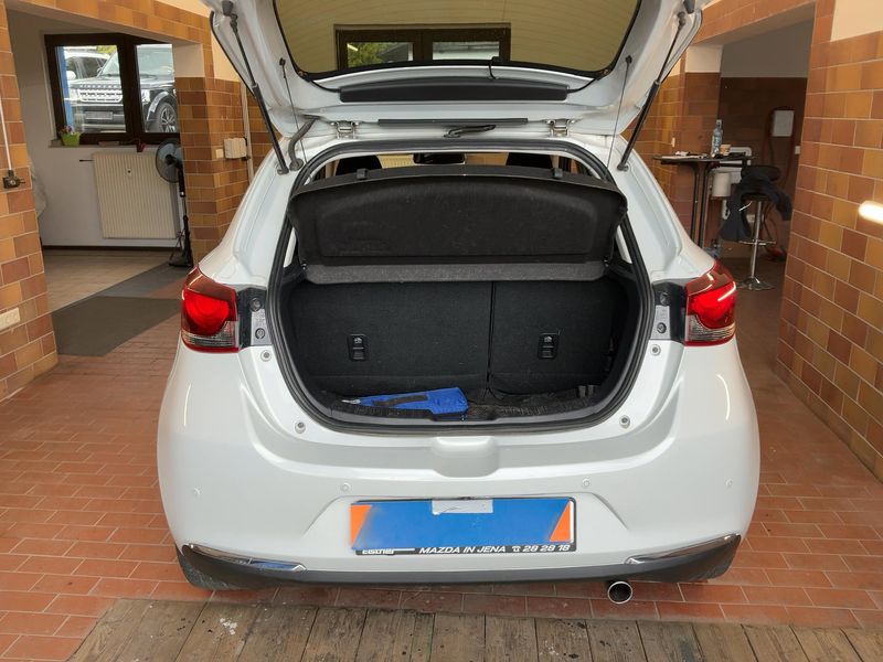 Mazda 2 1.5 Skyactiv-G Mild-Hybrid Sports-Line 2020 – снимка 15