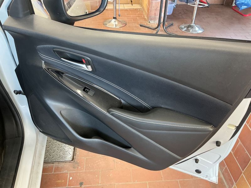 Mazda 2 1.5 Skyactiv-G Mild-Hybrid Sports-Line 2020 – снимка 23