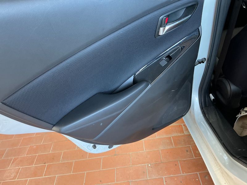 Mazda 2 1.5 Skyactiv-G Mild-Hybrid Sports-Line 2020 – снимка 25