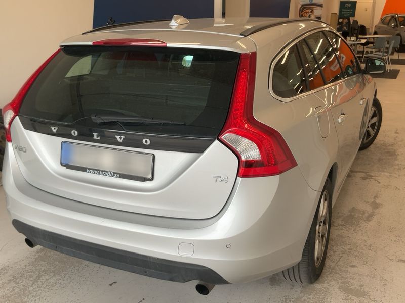 Volvo V60 1.6 T4 Momentum 2012 – снимка 8