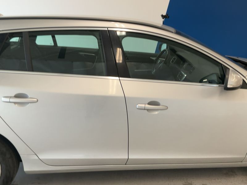 Volvo V60 1.6 T4 Momentum 2012 – снимка 10